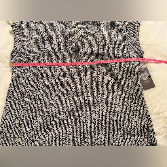 Vince Camuto Women's Black and White Patterned Top - Picture 7 of 8